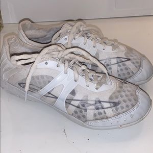 Nfinity Vengeance Cheerleading Shoe (white)
